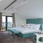 Green Room 4*