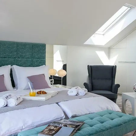 Πανσιόν Green Room 4*